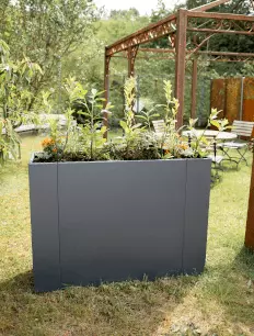 Metallhochbeet Manarola, pulverbeschichtet anthrazit, bepflanzt